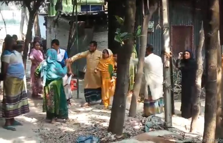 রূপগঞ্জে পূর্বশত্রুতার জেরে বাড়িঘরে হামলা ভাংচুর লুটপাট