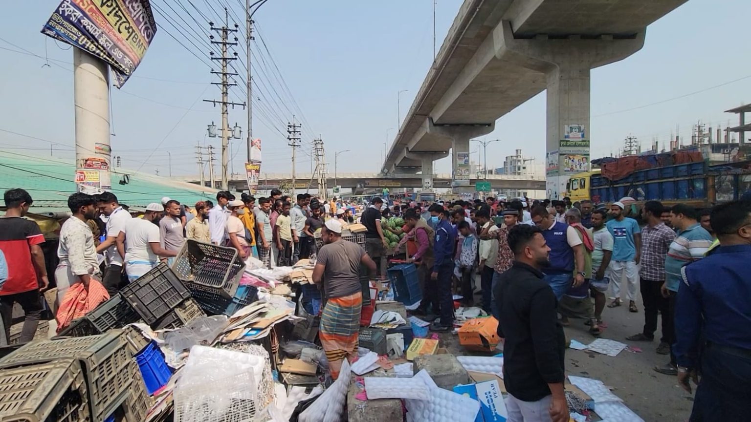 মহাসড়কে উচ্ছেদ অভিযান যানজট মুক্ত রূপগঞ্জ